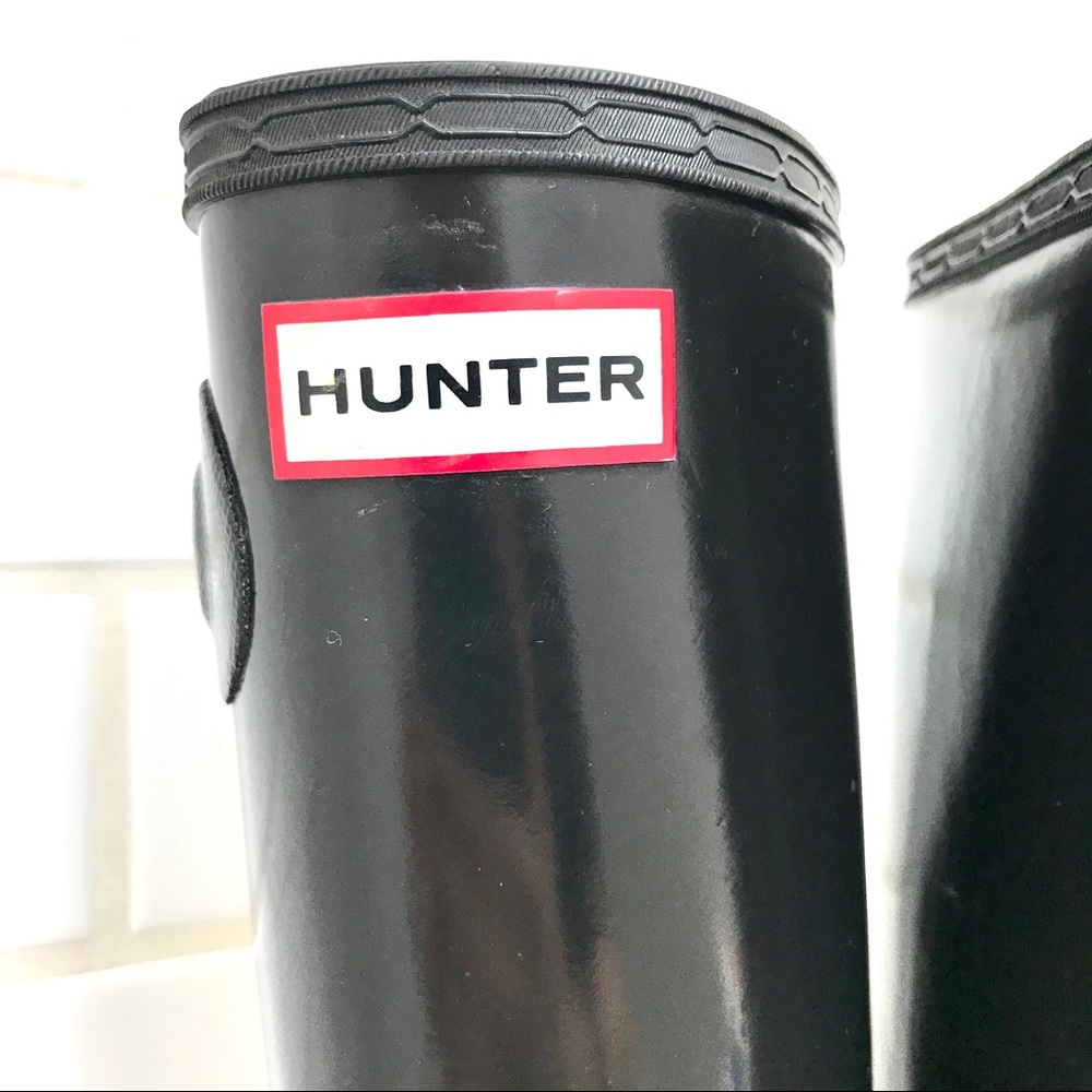 Hunter: tall glossy black rainboots (M7/F8) - Picture 8 of 12